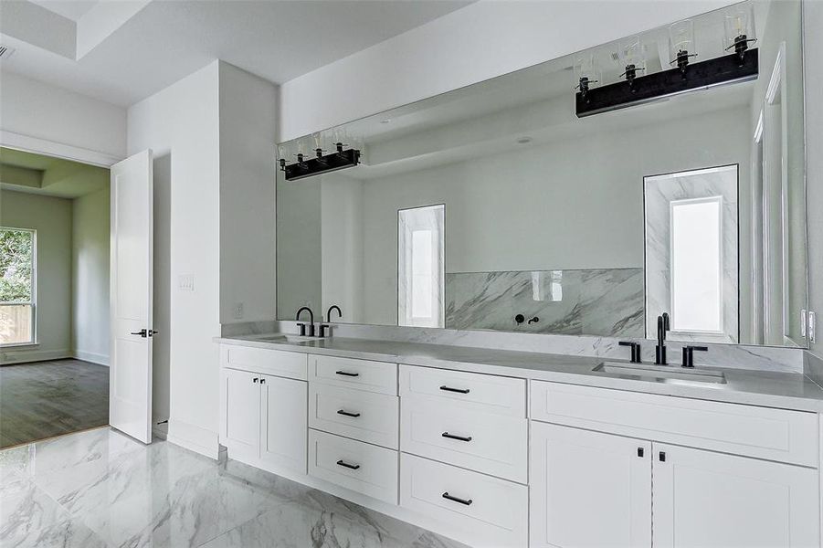 The sprawling counters along with the under cabinet storage provides plenty of storage space for all of your toiletries, make-up and other maintenance essentials.