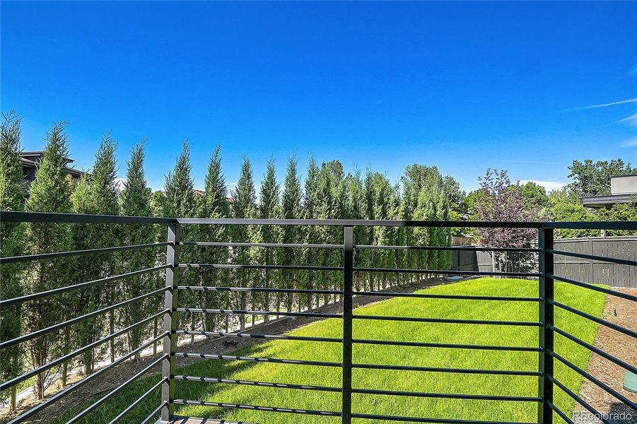 deck overlooking side yard