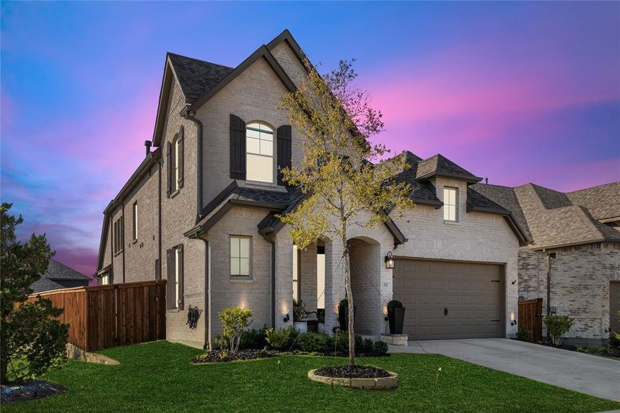 The home sits higher than the ones behind for beautiful sky views.