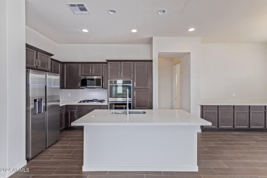 Beautiful Upgraded Kitchen