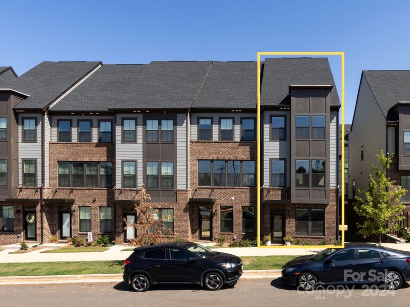 Park directly in front of the unit and walk right in! Or, park in the attached 1-car garage.