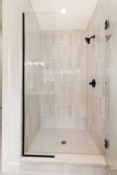 Plan C417 Main Shower Representative Photo