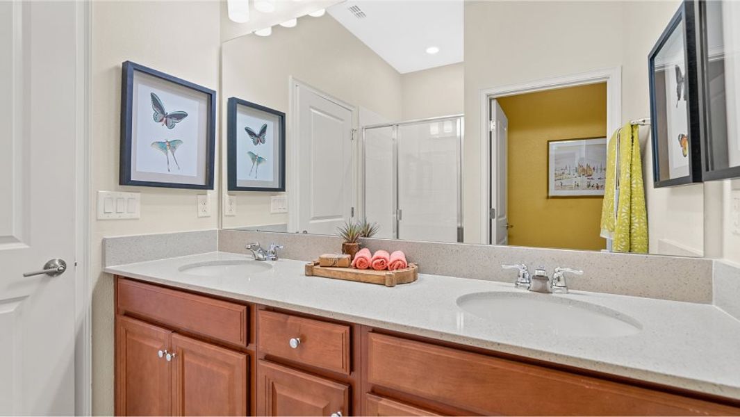 Montara owner's suite bathroom