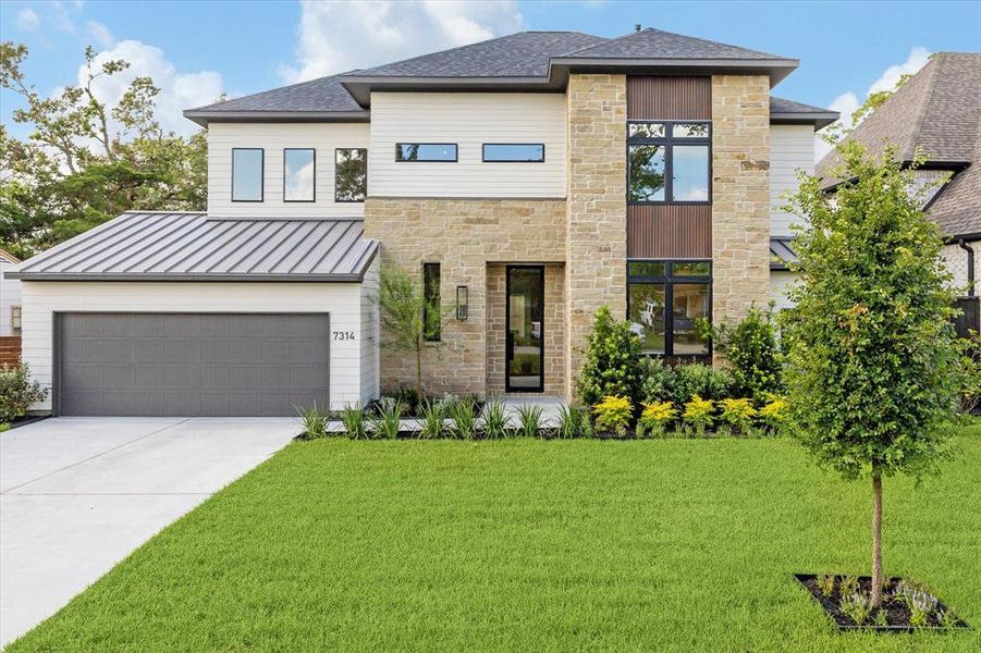 This new construction home in Pine Terrace levels up with details and finishes that are a step ahead of the competition. The well-planned layout is a stand-out in style, quality and finishes.