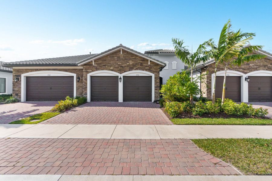 New construction Single-Family house 7534 N Blue Spring Drive, Parkland, FL 33067 - photo