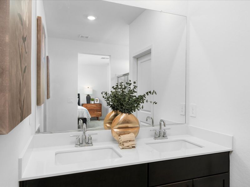 Bathroom in the Leslie Floorplan at Rancho Mirage