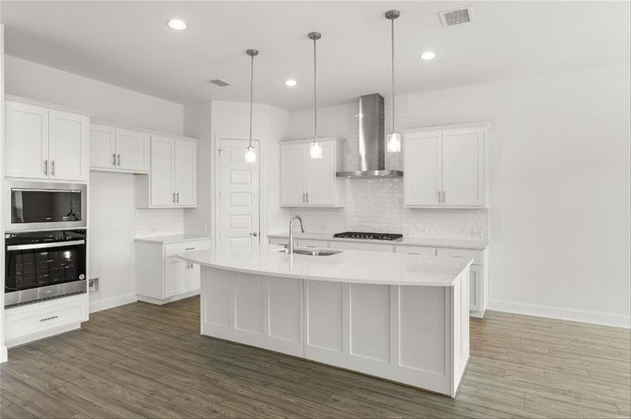 16 2800 Summerset  Kitchen 3