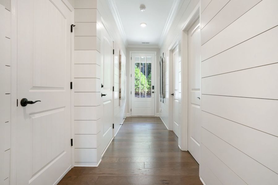 Foyer with Shiplap (upgrade)