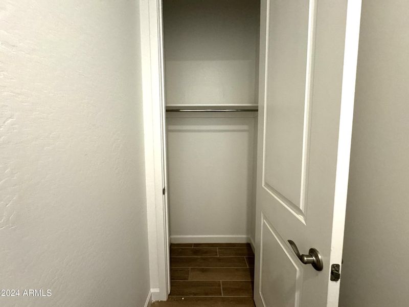 13.1 - Closet in Valet