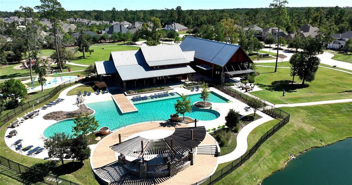 The Retreat, 7.5 acre recreation center with resort-style pool.