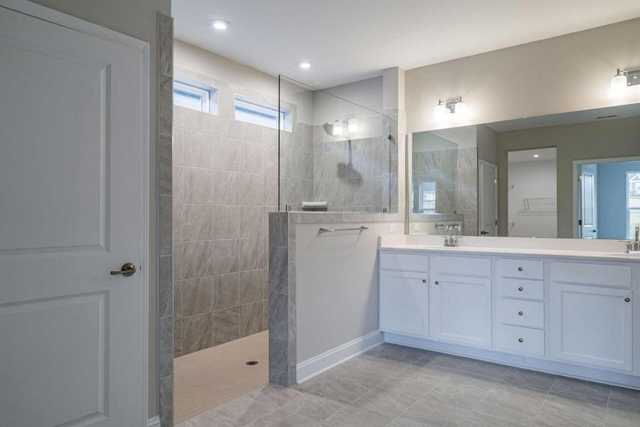 The Edgemont - Owner's Bath