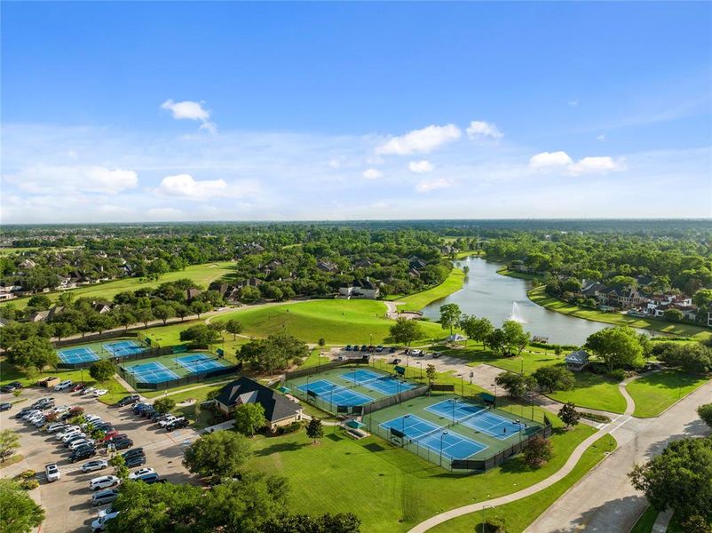 Phenomenal views of the master planned community are evident from every angle. Although there’s no place like home, the community’s 12-acre recreation complex with a golf club, restaurant and fitness center offer healthful and entertaining daily activities.