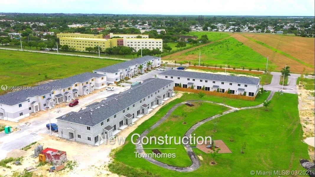 New construction Townhouse house 404 12th Pl, Unit 404, Florida City, FL 33034 - photo