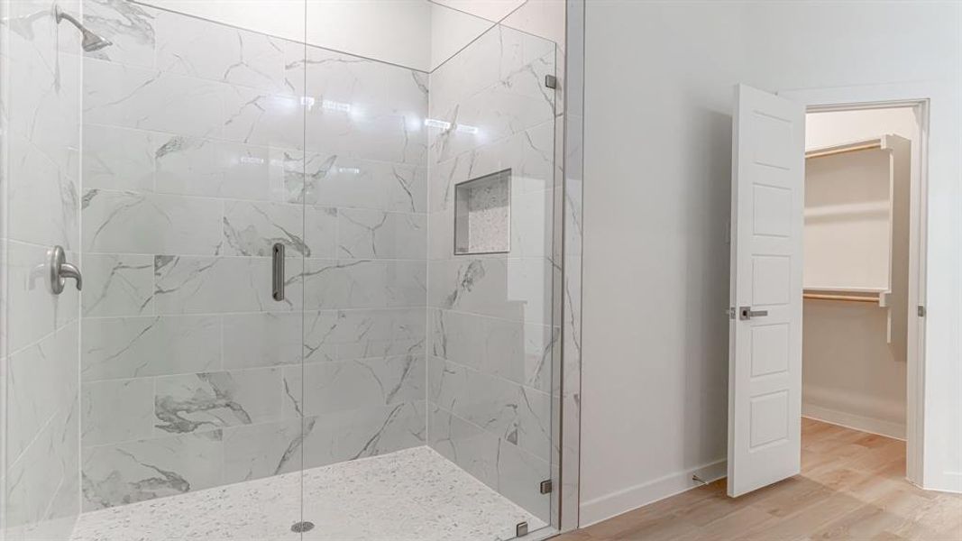 Large primary shower and walk in closet