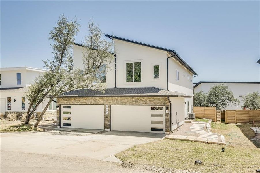 New construction Condo/Apt house 5707 Thunderbird St, Unit A, Lago Vista, TX 78645 - photo