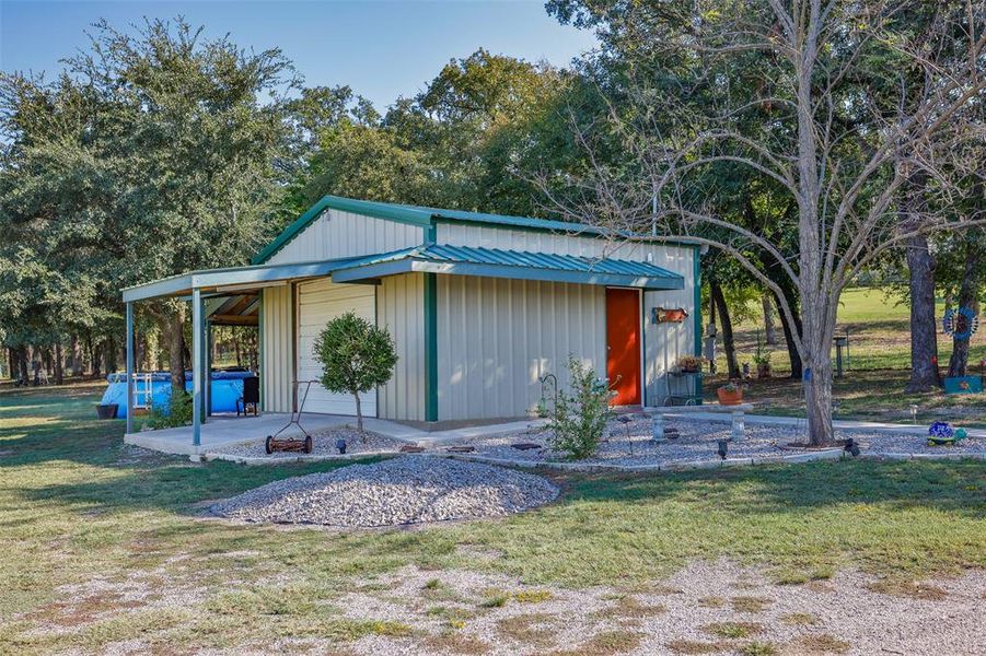 20x20x11' tall with Restroom and Laundry Facility.  Sprayfoamed & Mitsubishi Split AC & Heater