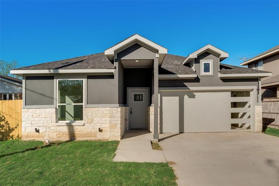 New construction Single-Family house 207 Stallings Street, Terrell, TX 75160 - photo