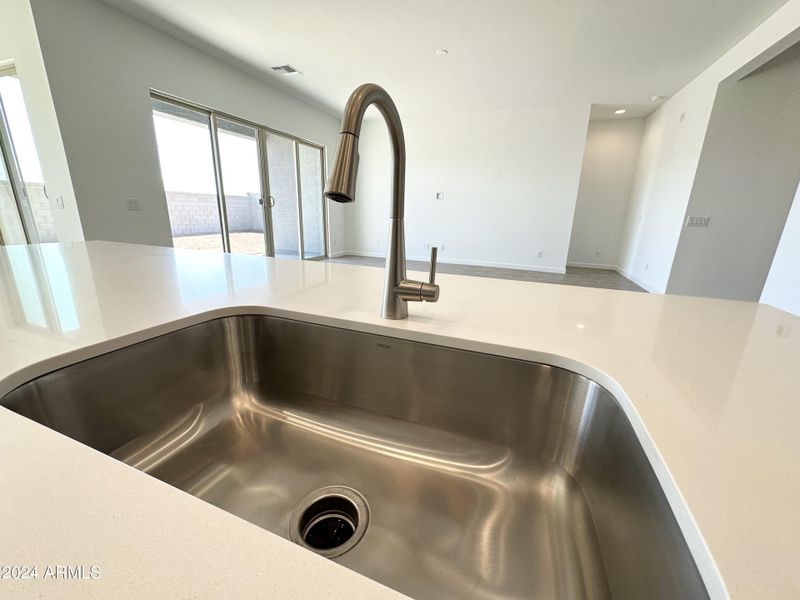 32 - Undmount Single Basin Kitchen Sink