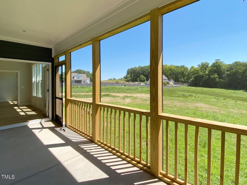 fc26 screened porch 2