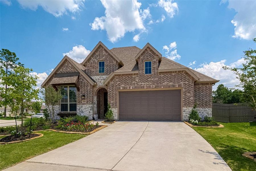 Welcome into this beautiful 4 Bed, 3 Bath Highland home with a study on a CORNER & CUL-DE-SAC LOT in the Artavia Community. Home has brick on all four sides of the structure. Close proximity to I-45, US 59, & Bush Intercontinental Airport. Artavia has many amenities to offer its residents.