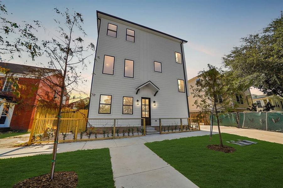 Welcome to 1912 Wheeler Street! This 3-story new build home boasts 3 bedrooms, and 3 1/2 bathrooms.