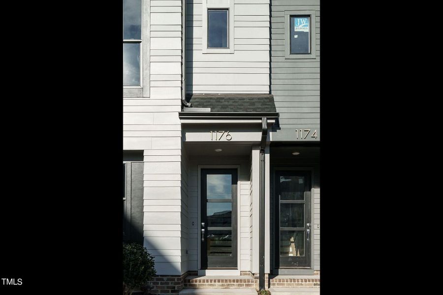 003-1920x1080-front-porch