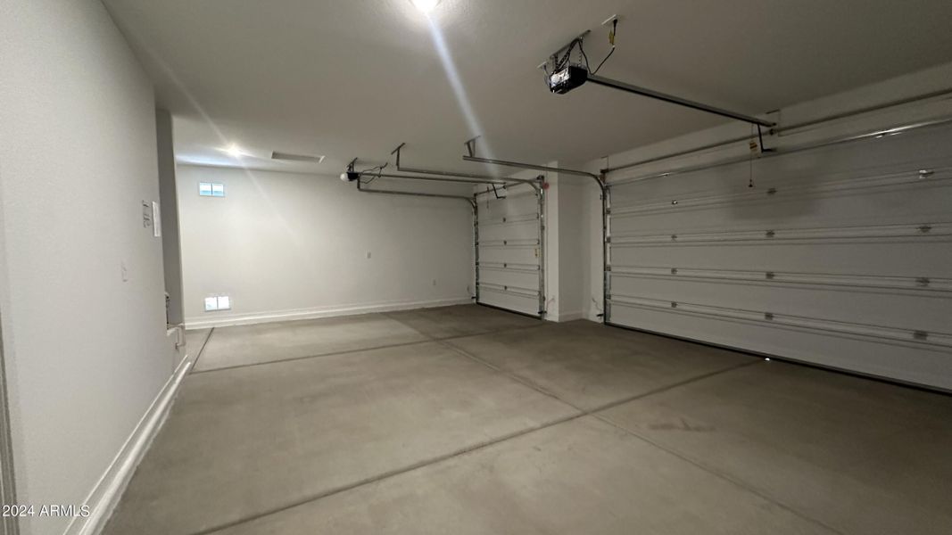 020 - 3-Car Garage