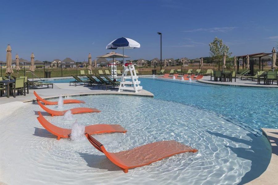 Amenities include RESORT-STYLE SWIMMING POOL! SPLASHPAD!