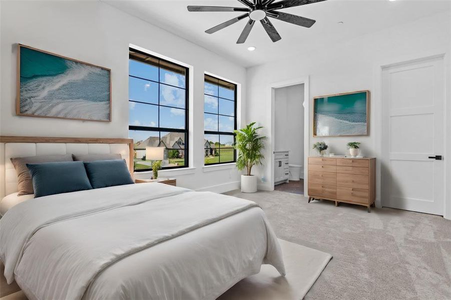 Virtually staged. Upstairs bedroom with en-suite bath and huge walk-in closet