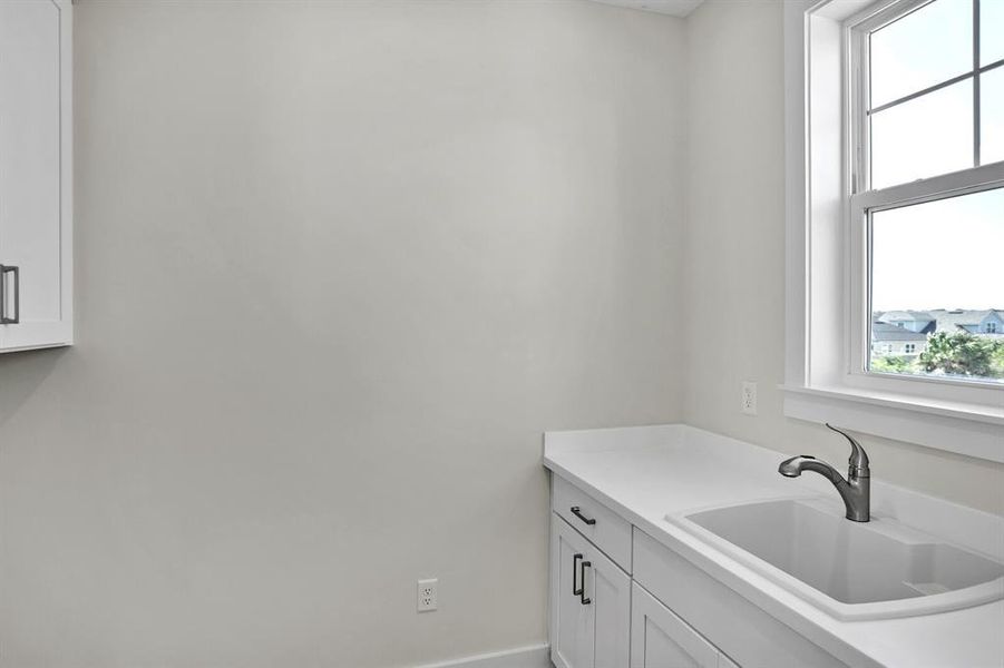Laundry Room/ sink