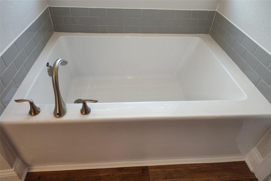 STOCK PHOTO LARGE GARDEN SOAKING TUB