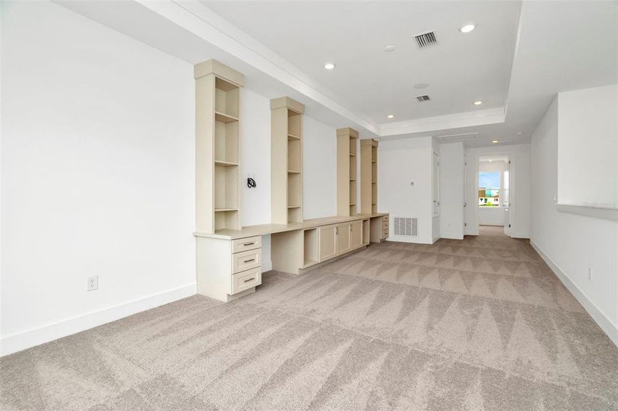 Bonus Room with Built in Cabinets