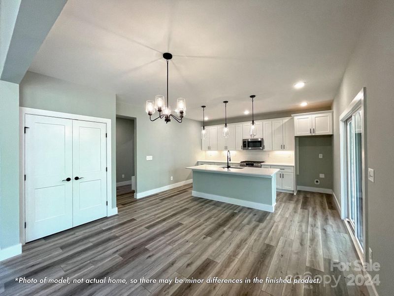 Breakfast Area and Kitchen