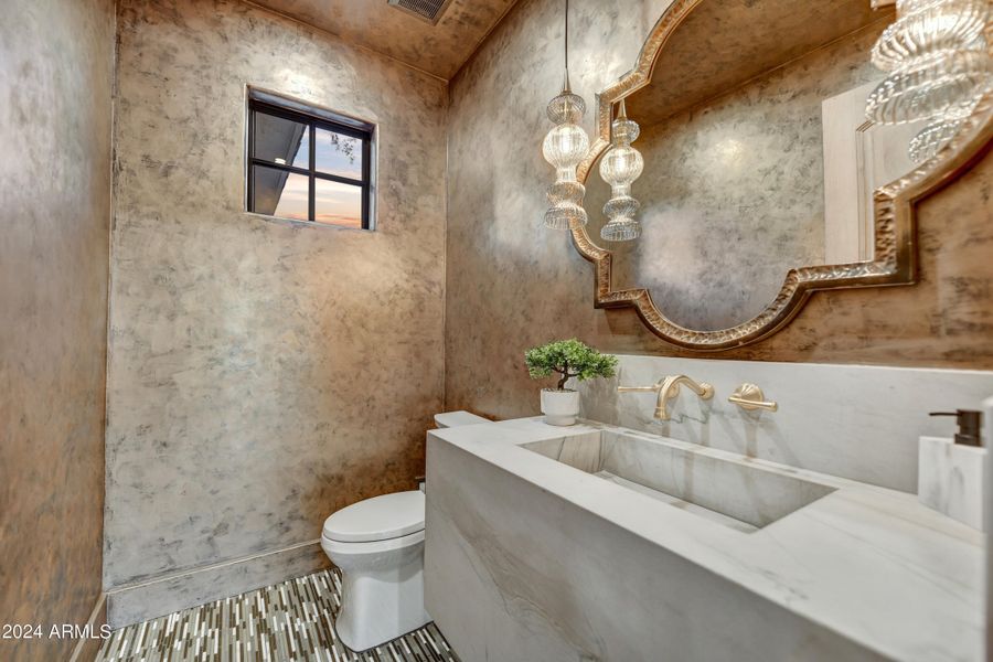 Stunning powder bath