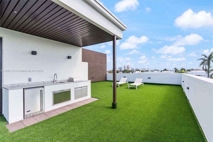 ROOF TOP /OUTSIDE KITCHEN