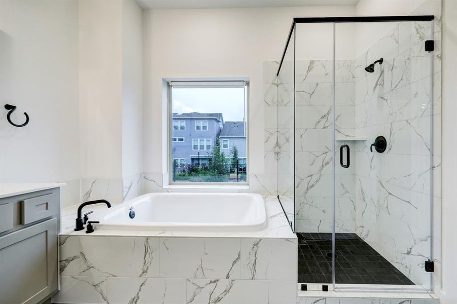 Immaculate granite master bath on 2nd floor