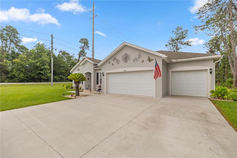 Double Bay Garage—3 Car