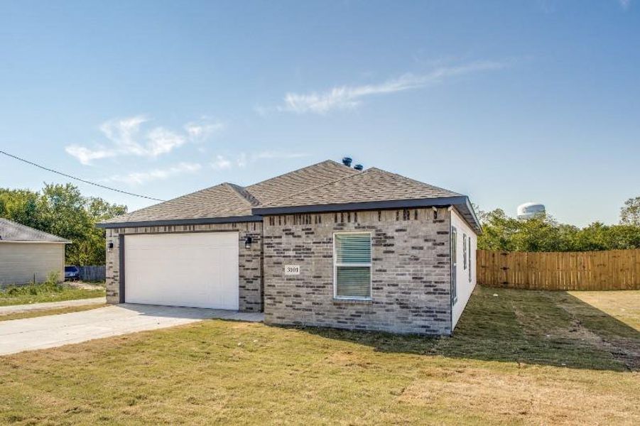 New construction Single-Family house 3105 Spencer Street, Greenville, TX 75401 - photo