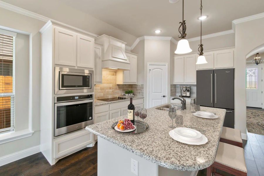Kitchen | Concept 2086 at Redden Farms - Classic Series in Midlothian, TX by Landsea Homes