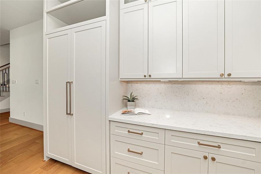 Under cabinet lighting throughout the kitchen