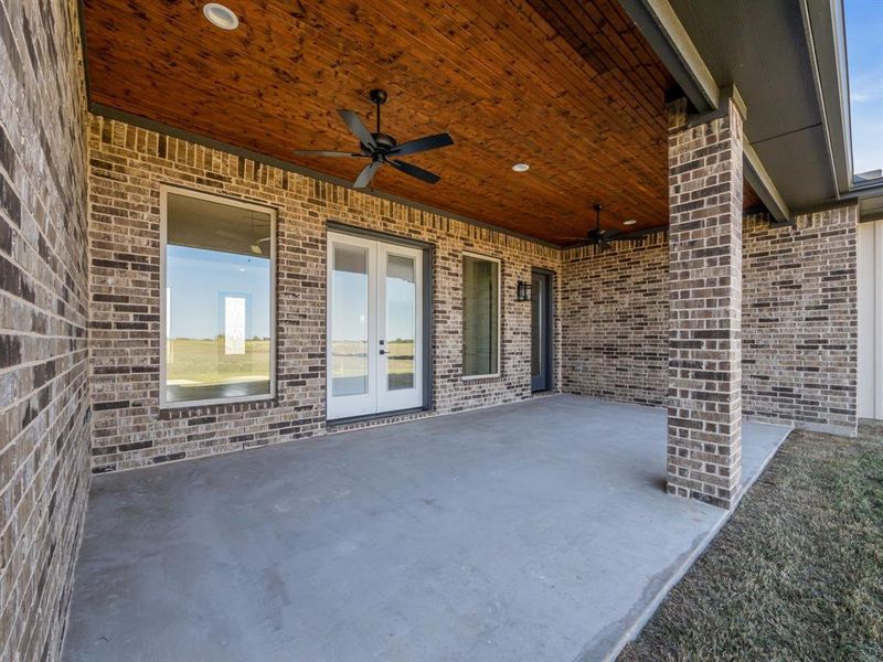 View of patio / terrace featuring ceiling fan