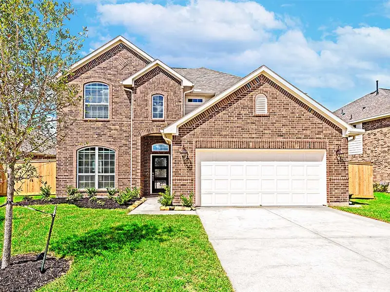 New construction Single-Family house The Chester, 103 Water Grass Trail, Clute, TX 77531 - photo