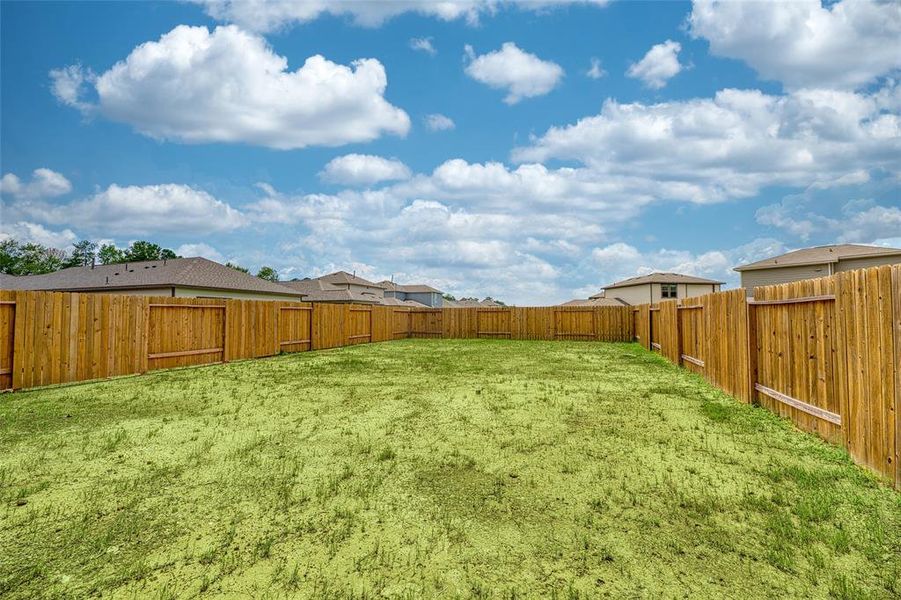 Discover the perfect blend of tranquility & city convenience at Granger Pines. The community centers around The Grove, featuring a splash pad, 6-acre lake, parks, & trails amidst open spaces & natural creeks. Enjoy easy access to shopping, dining, & entertainment at Valley Ranch Town Center, Conroe, & The Woodlands.