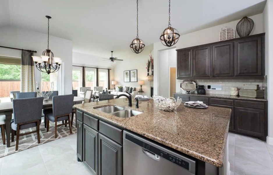 Kitchen | Concept 1991 at Summer Crest in Fort Worth, TX by Landsea Homes