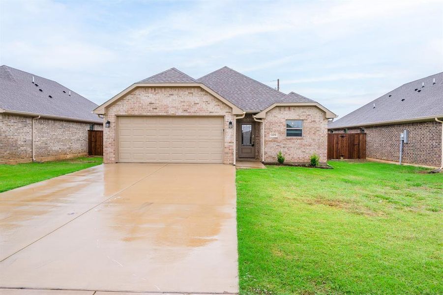 Beautiful all brick ranch ready for you!