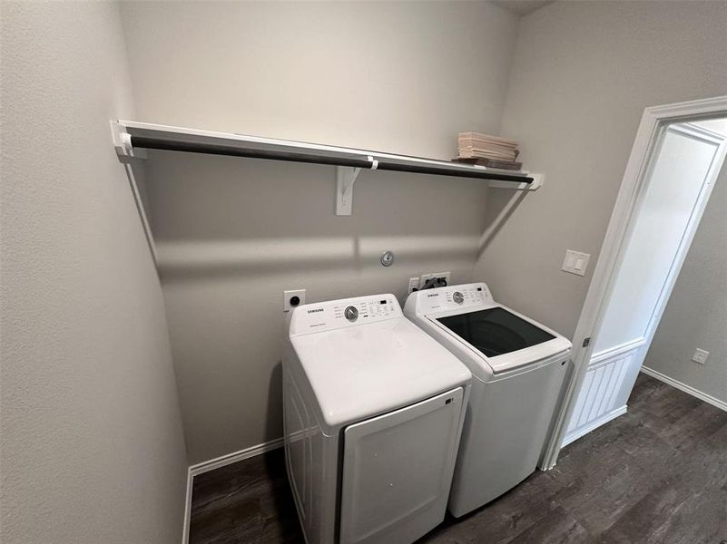 Full size washer & dryer included!