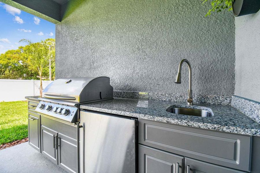 Charlotte new construction home plan options for outdoor kitchens by William Ryan Homes Tampa