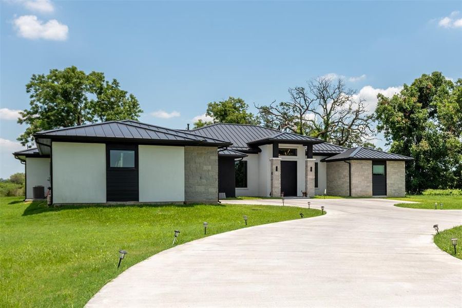 FRONT VIEW METAL ROOF