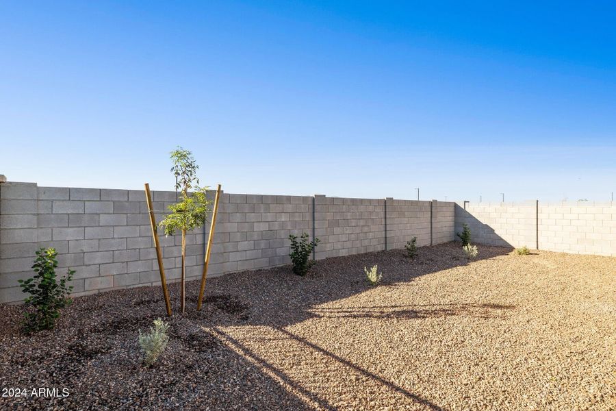 6-web-or-mls-18403-w-desert-hollow-dr-lo