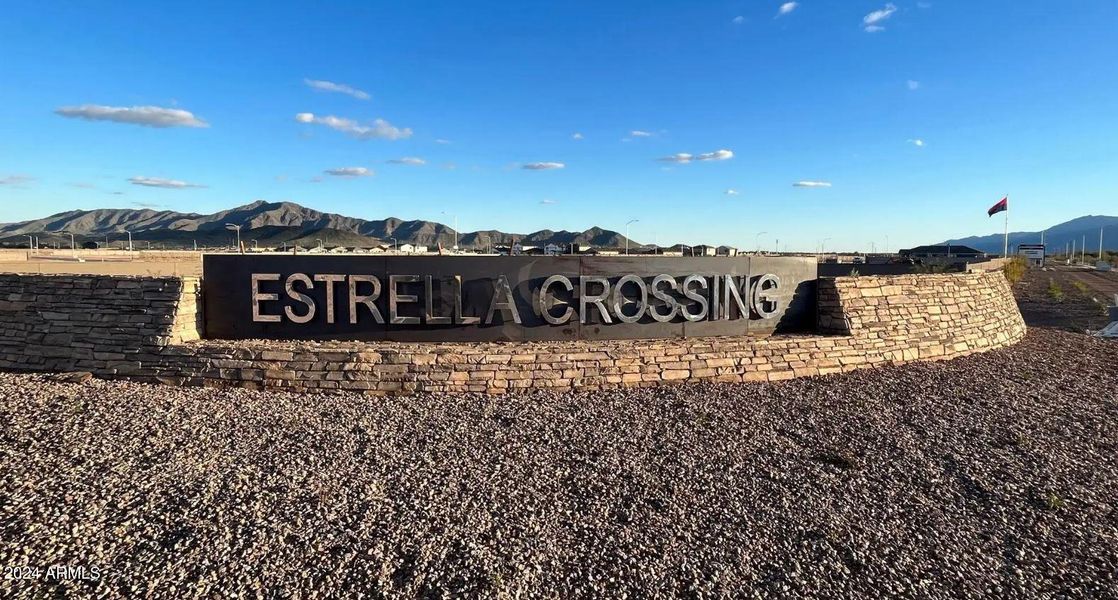 Estrella Crossing Entrance Monument